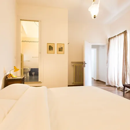 Πανσιόν En La Corte 3*